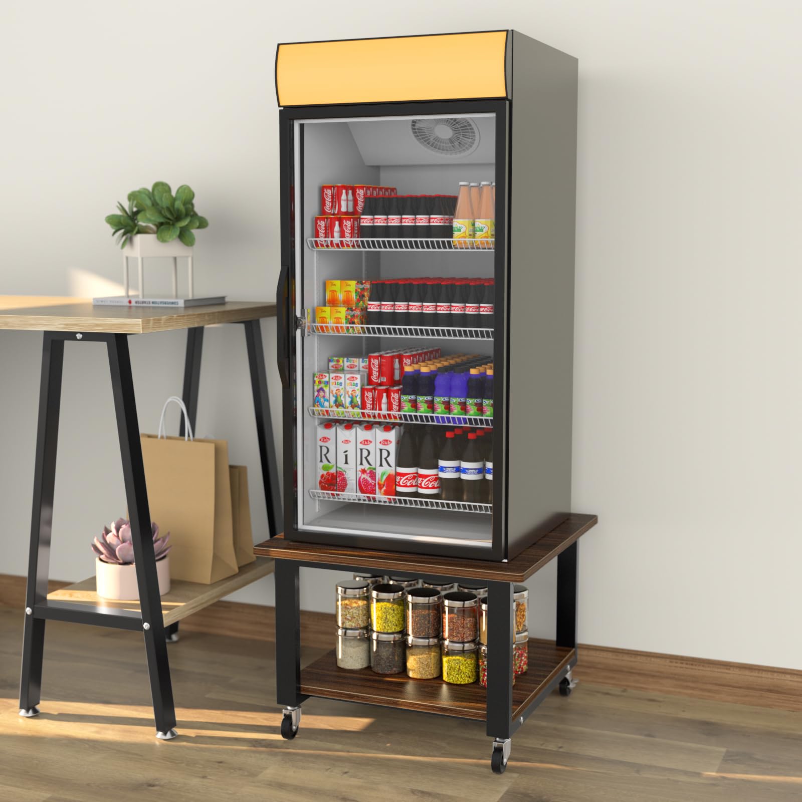 DEWEL プリンタースタンドの上層に冷蔵庫を設置し、下層には冷蔵が不要なものを保管することができます。